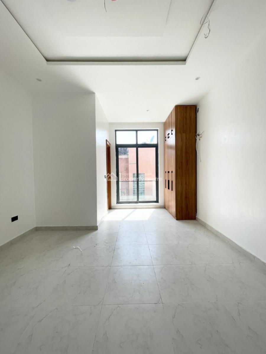 Classic 2 Bedroom Apartment with Pool and Elevator in a Secure Estate, Lekki Phase 1, Lekki, Lagos, Flat / Apartment for Sale