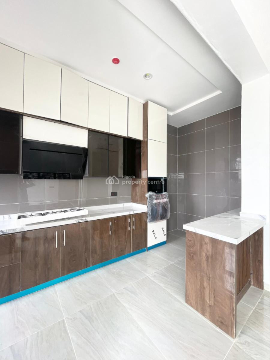 Classic 2 Bedroom Apartment with Pool and Elevator in a Secure Estate, Lekki Phase 1, Lekki, Lagos, Flat / Apartment for Sale