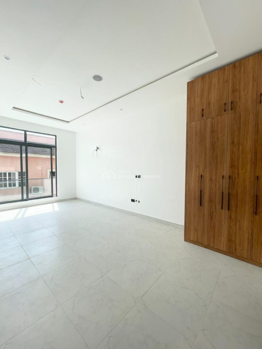 Classic 2 Bedroom Apartment with Pool and Elevator in a Secure Estate, Lekki Phase 1, Lekki, Lagos, Flat / Apartment for Sale