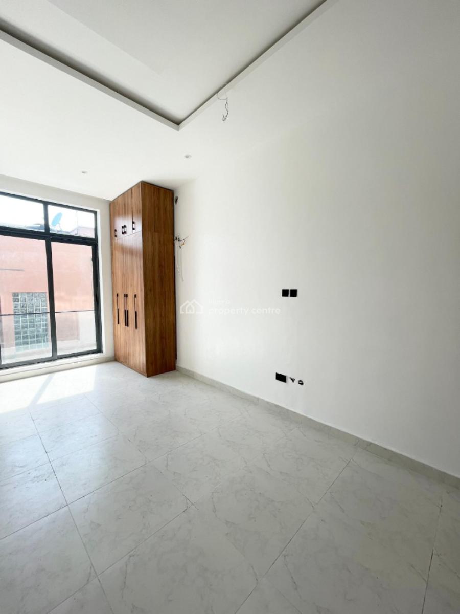 Classic 2 Bedroom Apartment with Pool and Elevator in a Secure Estate, Lekki Phase 1, Lekki, Lagos, Flat / Apartment for Sale