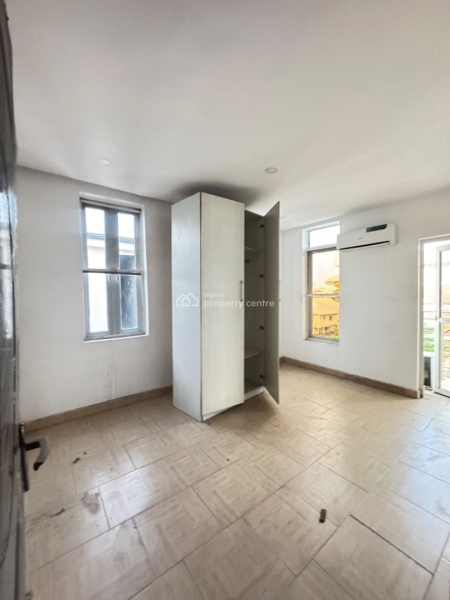 Spacious Nice 2 Bedroom Apartment Gud for Commercial Etc, Beside Idado Estate 🏡 Close to Chevy Estate Espress, Lekki, Lagos, Block of Flats for Sale