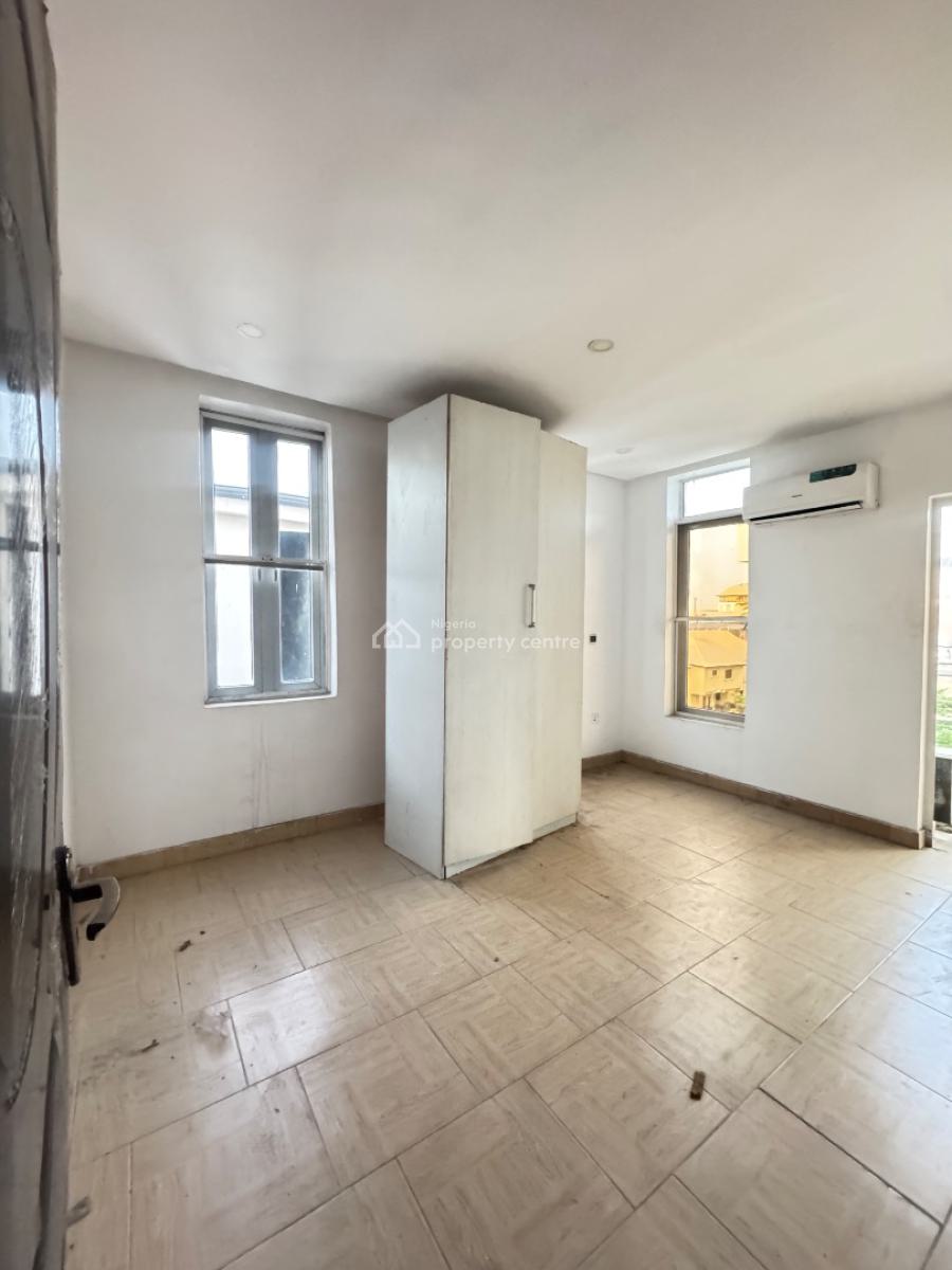 Spacious Nice 2 Bedroom Apartment Gud for Commercial Etc, Beside Idado Estate 🏡 Close to Chevy Estate Espress, Lekki, Lagos, Block of Flats for Sale