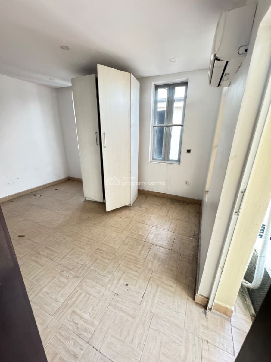 Spacious Nice 2 Bedroom Apartment Gud for Commercial Etc, Beside Idado Estate 🏡 Close to Chevy Estate Espress, Lekki, Lagos, Block of Flats for Sale