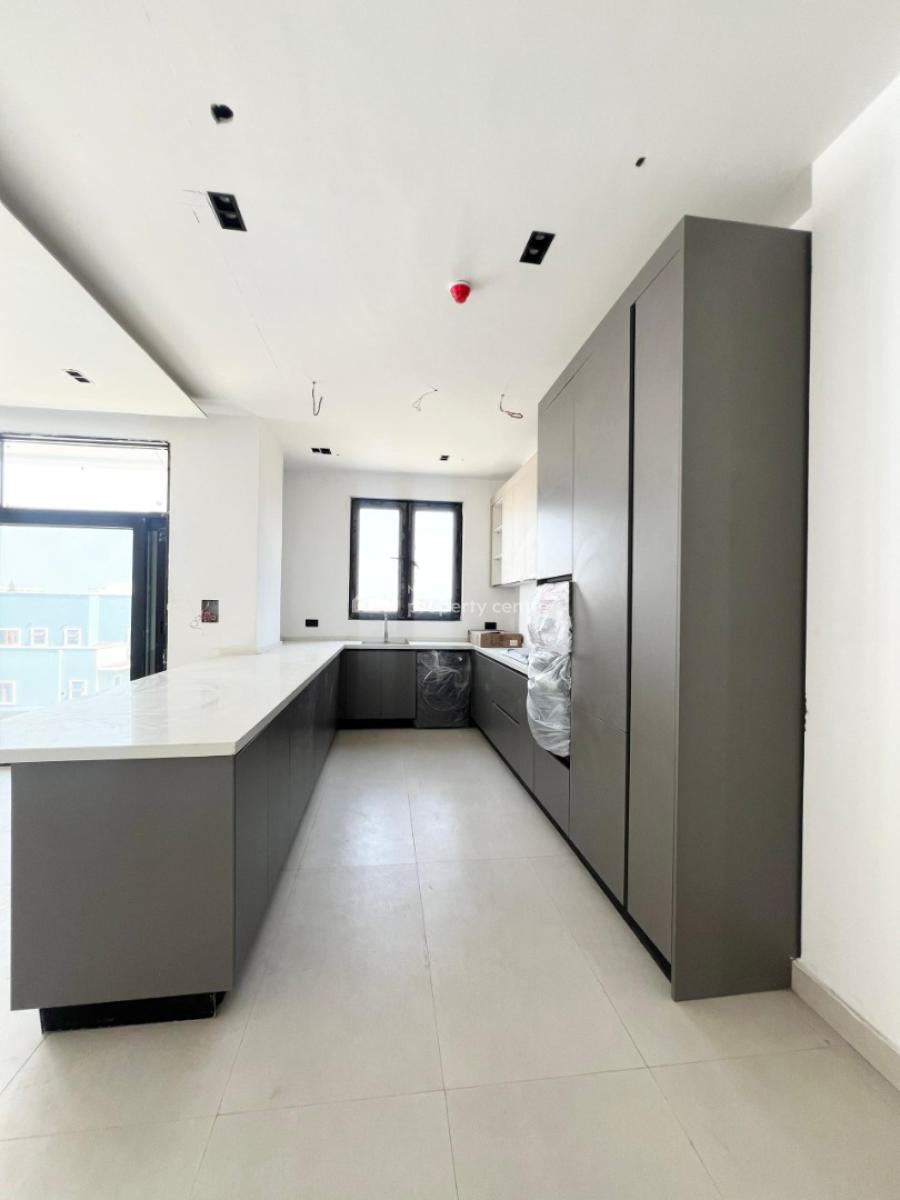 Luxurious 3 Bedroom Apartment with Rooftop, Pool, Lekki Phase 1, Lekki, Lagos, Flat / Apartment for Sale