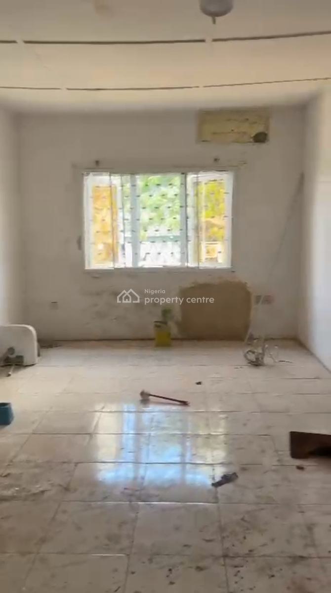 Lovely Single Room Salon Space (upstairs), Alausa, Alausa, Ikeja, Lagos, Shop for Rent