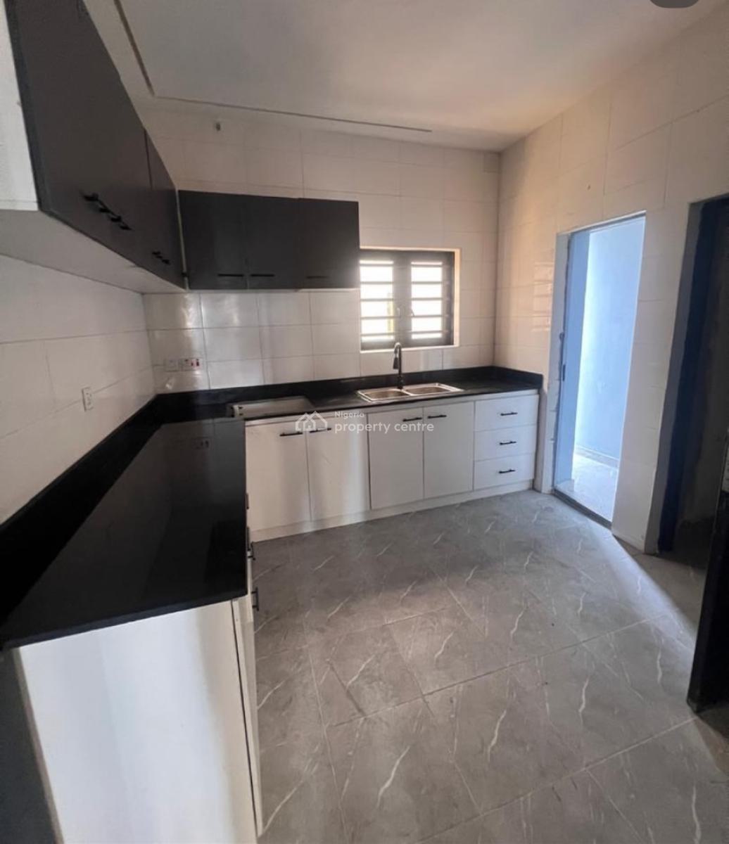2 Bedroom Apartment, Ologolo, Lekki, Lagos, Flat / Apartment for Sale