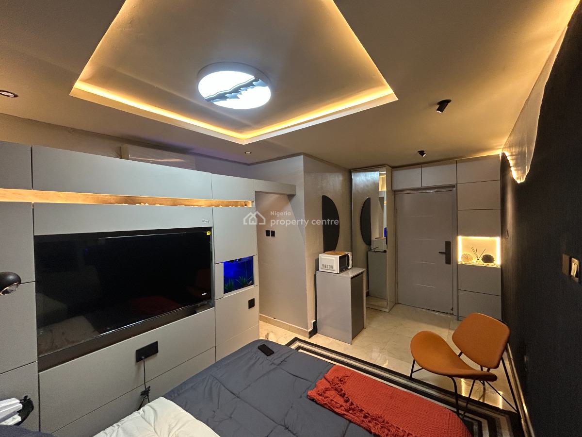 Exquisite 1 Bedroom Studio, Off Admiralty Road, Lekki Phase 1, Lekki, Lagos, Flat / Apartment Short Let