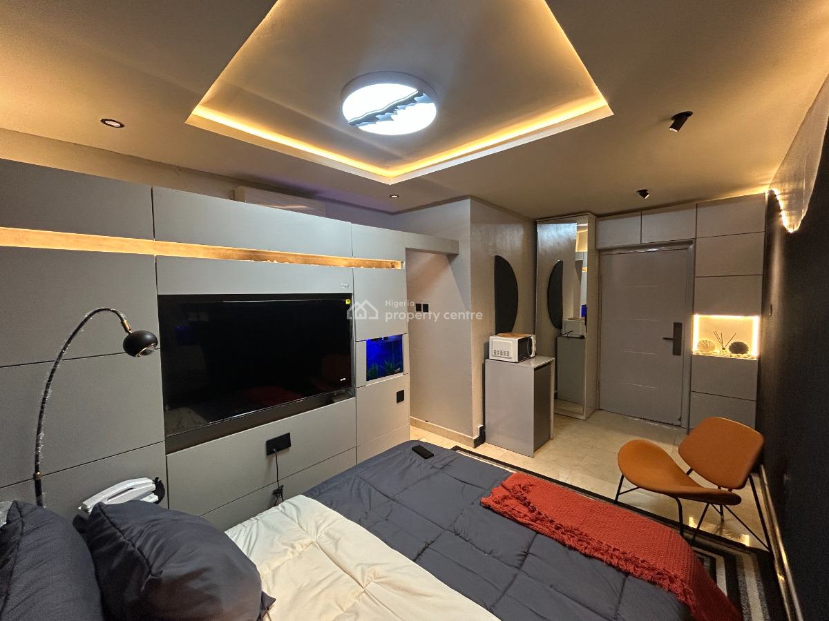 Exquisite 1 Bedroom Studio, Off Admiralty Road, Lekki Phase 1, Lekki, Lagos, Flat / Apartment Short Let