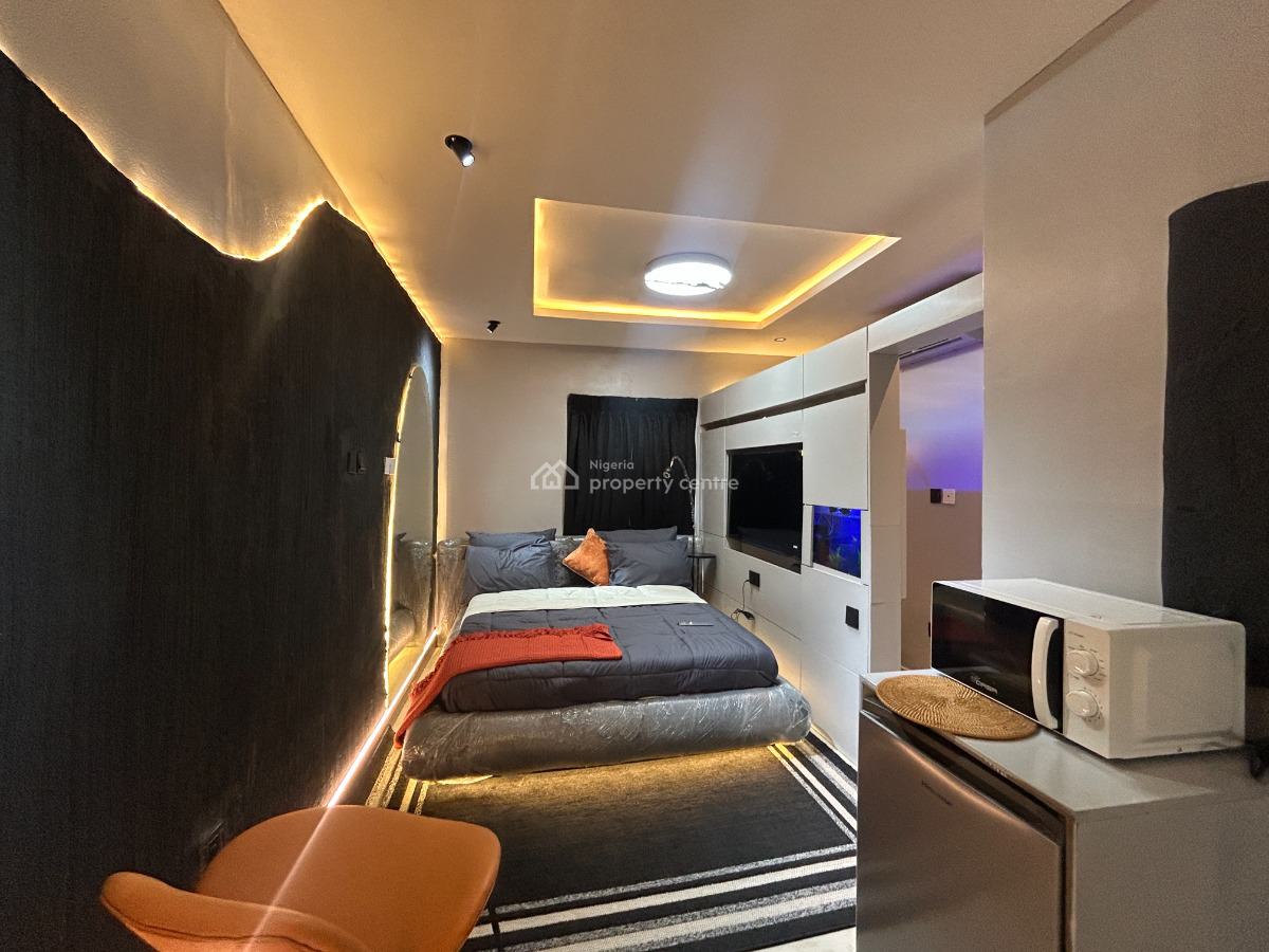 Exquisite 1 Bedroom Studio, Off Admiralty Road, Lekki Phase 1, Lekki, Lagos, Flat / Apartment Short Let