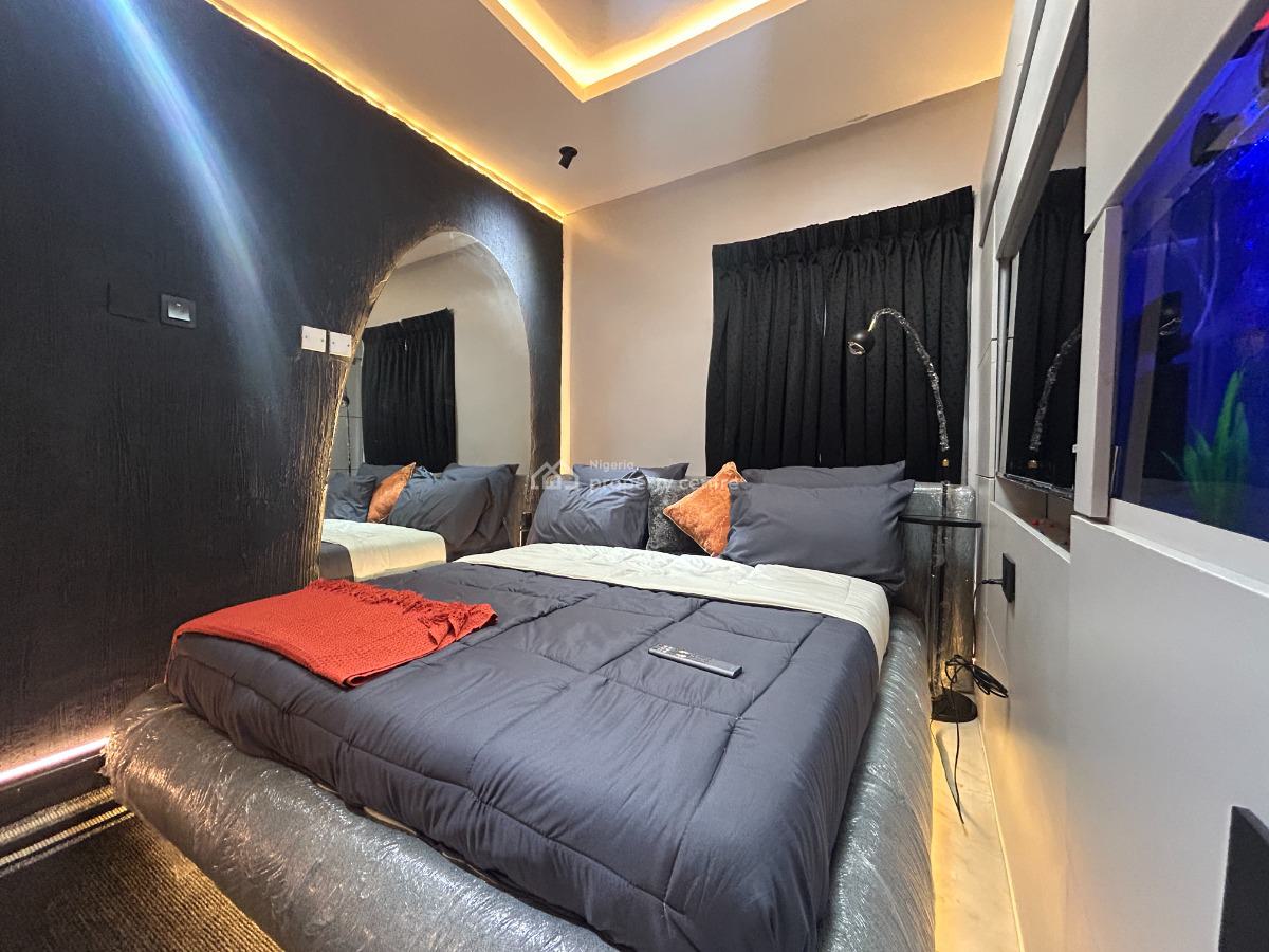 Exquisite 1 Bedroom Studio, Off Admiralty Road, Lekki Phase 1, Lekki, Lagos, Flat / Apartment Short Let