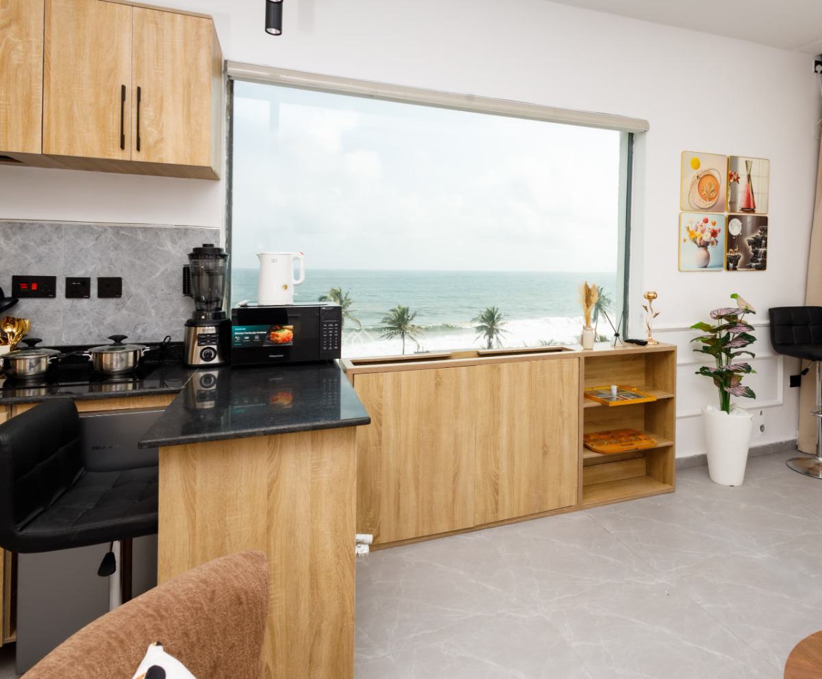 1 Bedroom Apartment, Laguna Beach Club, Okun-ajah, Ajah, Lagos, Flat / Apartment Short Let