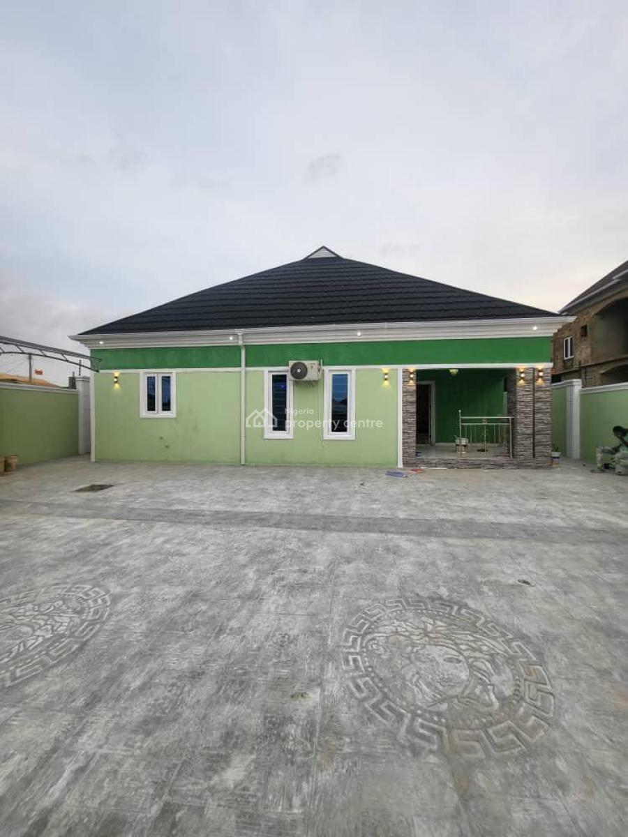 Well Located Fully Detached 3-bedroom Bungalow with a Bq, Niyi Ishola Estate, Ibadan, Oyo, Detached Bungalow for Sale