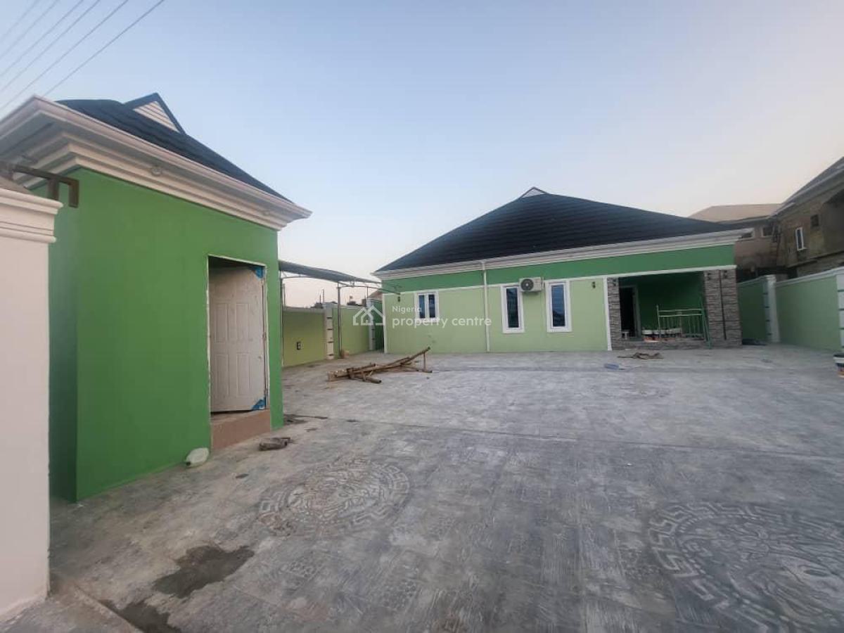 Well Located Fully Detached 3-bedroom Bungalow with a Bq, Niyi Ishola Estate, Ibadan, Oyo, Detached Bungalow for Sale