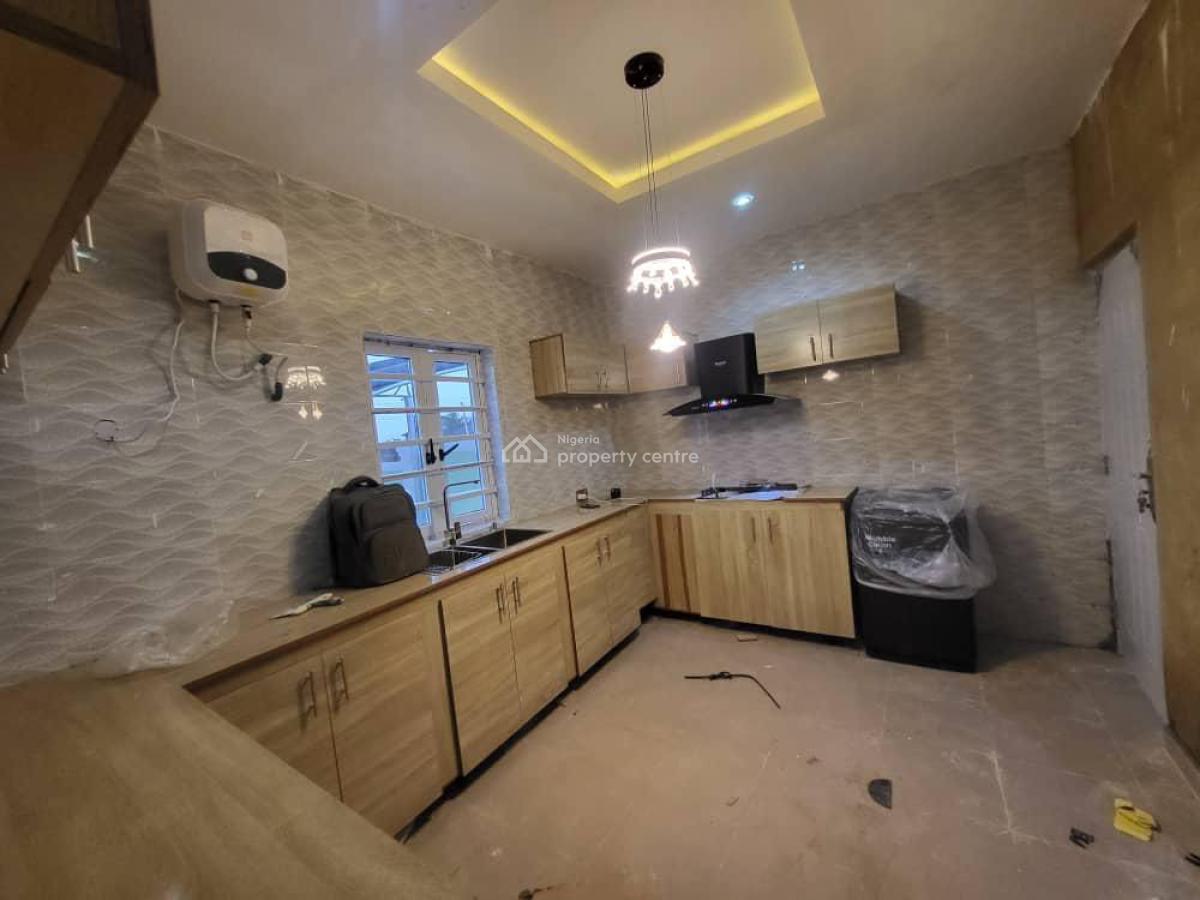 Well Located Fully Detached 3-bedroom Bungalow with a Bq, Niyi Ishola Estate, Ibadan, Oyo, Detached Bungalow for Sale