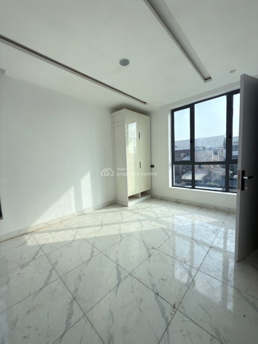 Spacious 2 Bedroom Flat, Chevron Drive, Lekki, Lagos, Flat / Apartment for Sale