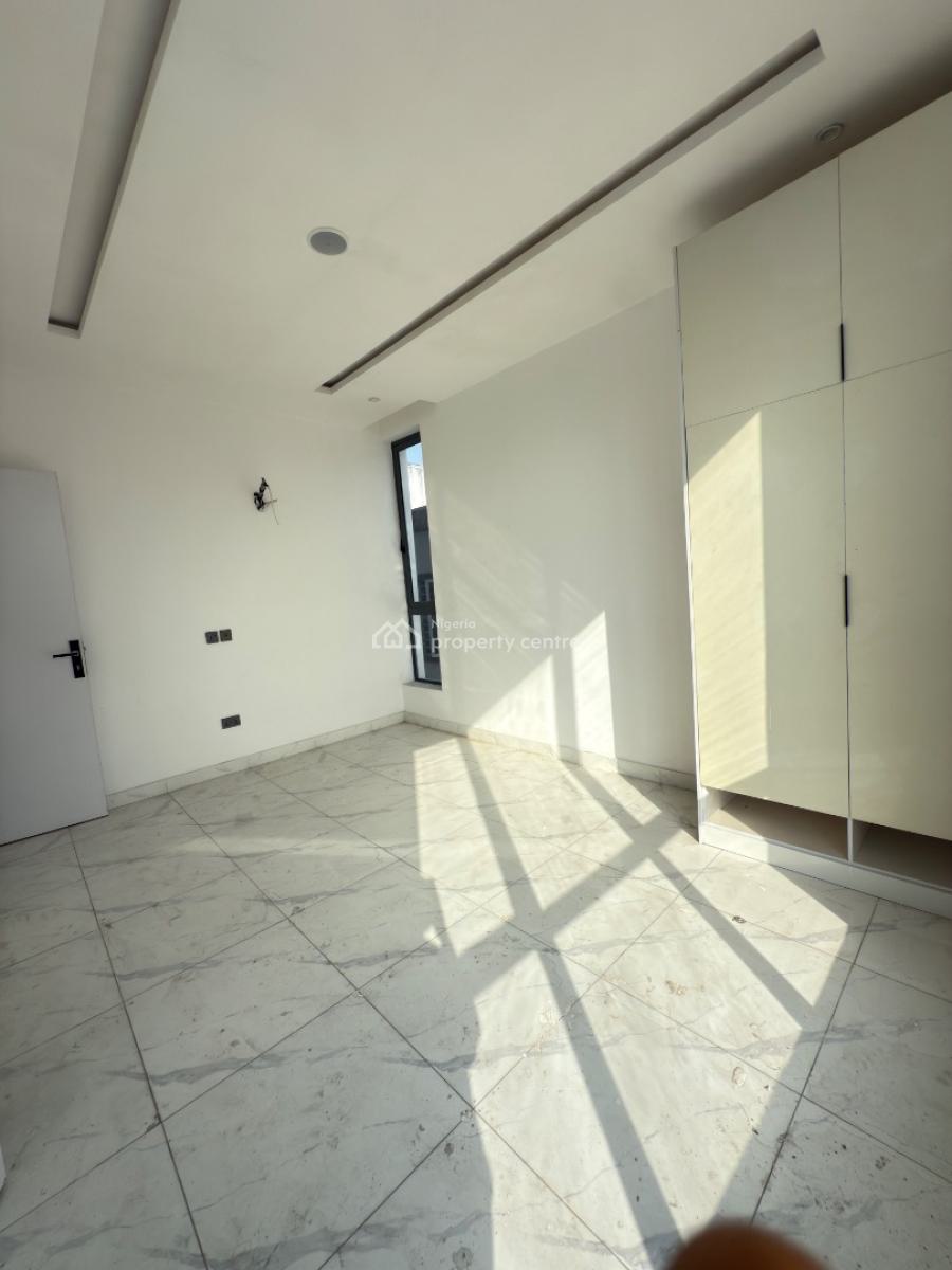 Spacious 2 Bedroom Flat, Chevron Drive, Lekki, Lagos, Flat / Apartment for Sale