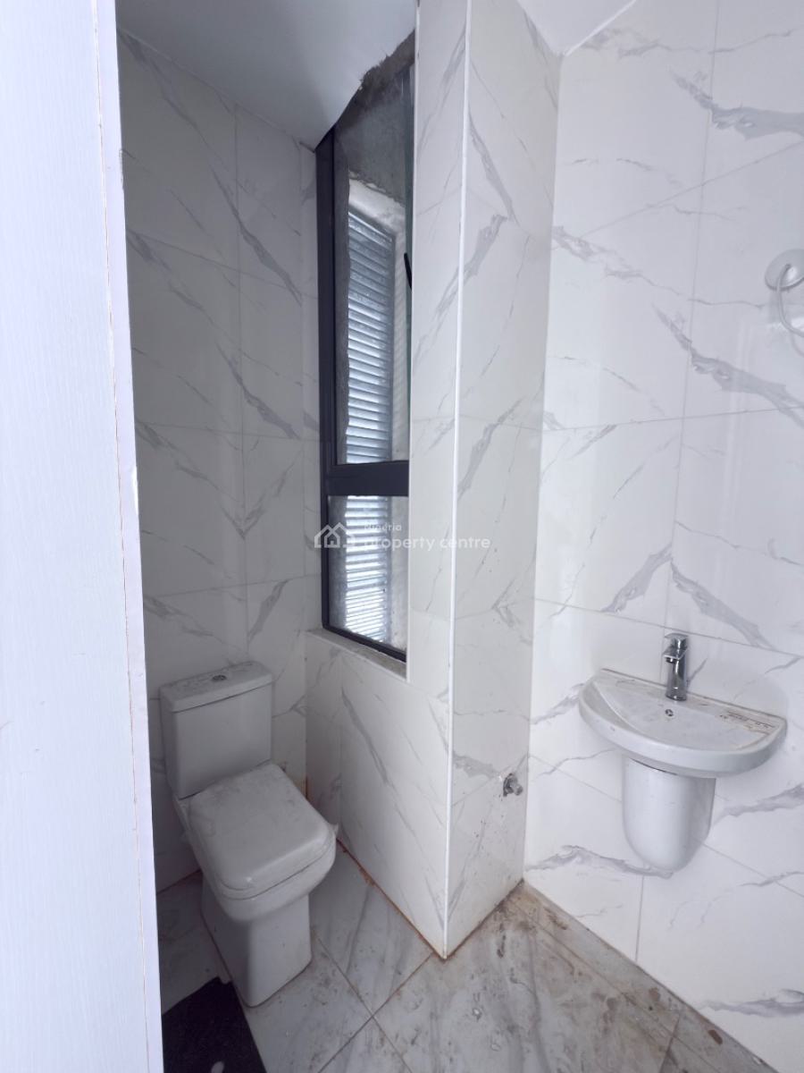 Spacious 2 Bedroom Flat, Chevron Drive, Lekki, Lagos, Flat / Apartment for Sale