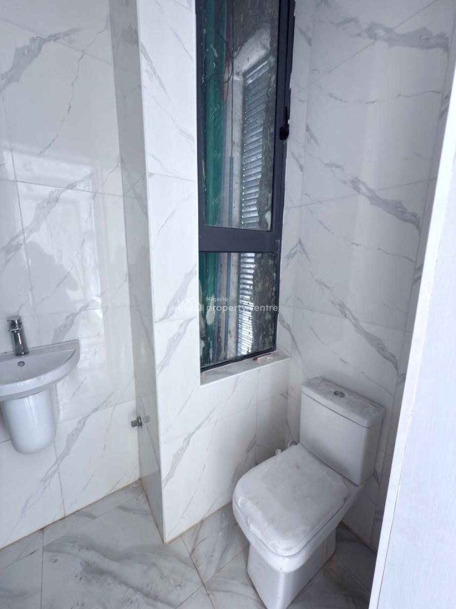 Spacious 2 Bedroom Flat, Chevron Drive, Lekki, Lagos, Flat / Apartment for Sale