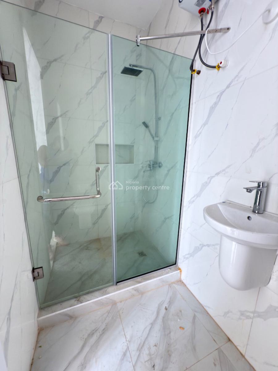 Spacious 2 Bedroom Flat, Chevron Drive, Lekki, Lagos, Flat / Apartment for Sale