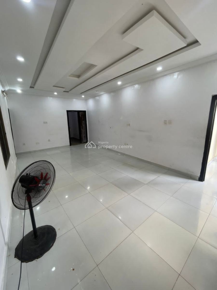 Spacious 3 Bedroom Flat with Bq, Lekki Phase 1, Lekki, Lagos, House for Rent