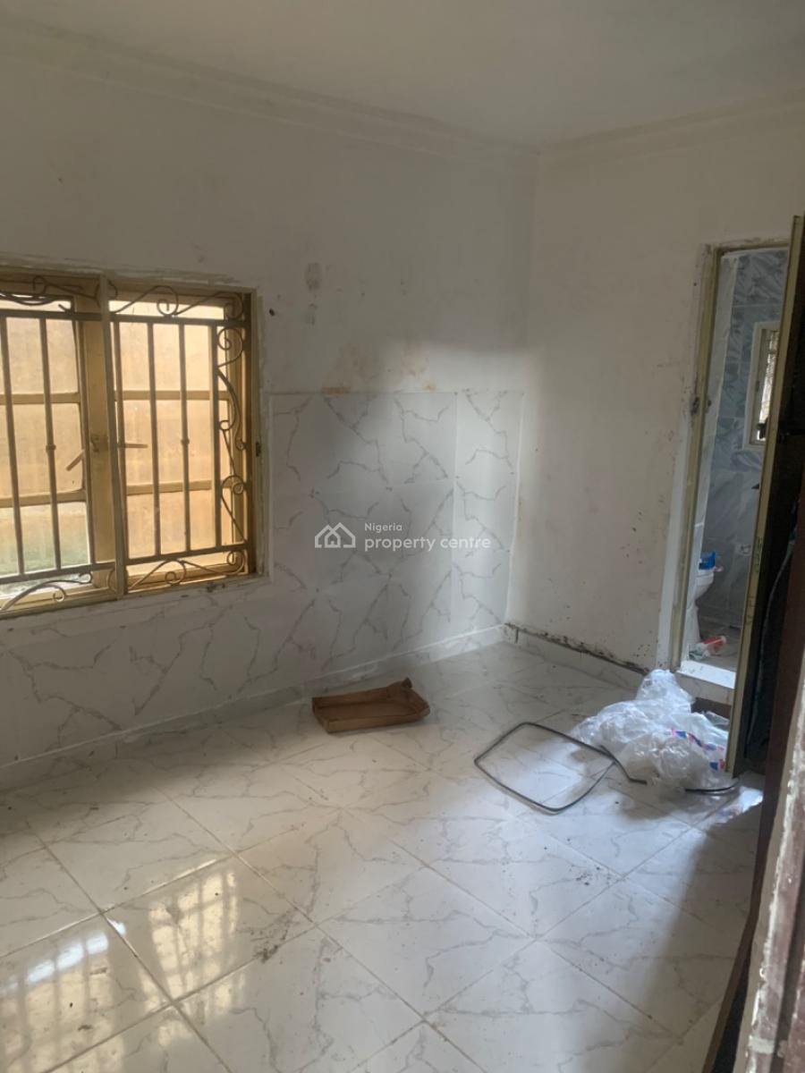 Spacious Mini Flat, Gra Phase 1, Magodo, Lagos, Mini Flat (room and Parlour) for Rent