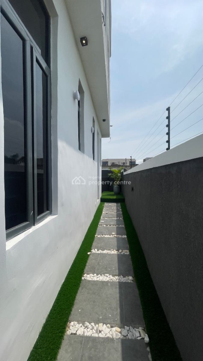 a Luxurious Styled Fully Detached 5 Bedroom  with Pool, Lekki Phase 2, Lekki, Lagos, Detached Duplex for Sale