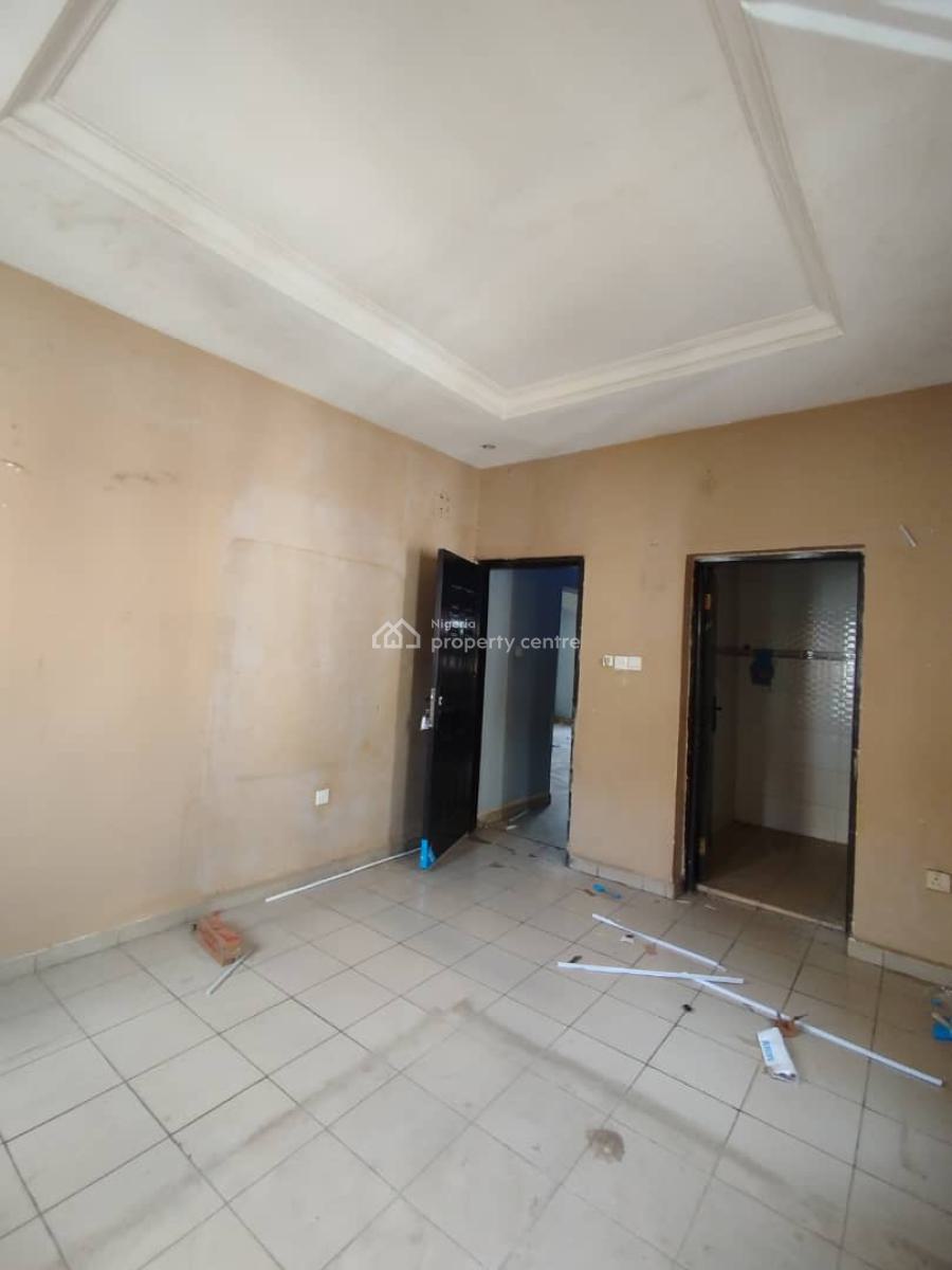 Well Standard 2bedroom Flat First Floor Tarred Road, Utako, Abuja, Flat / Apartment for Rent