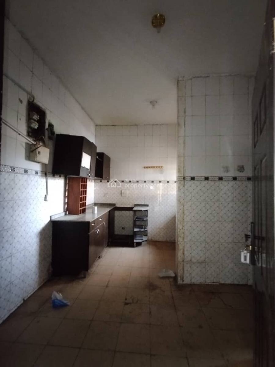 Well Standard 2bedroom Flat First Floor Tarred Road, Utako, Abuja, Flat / Apartment for Rent