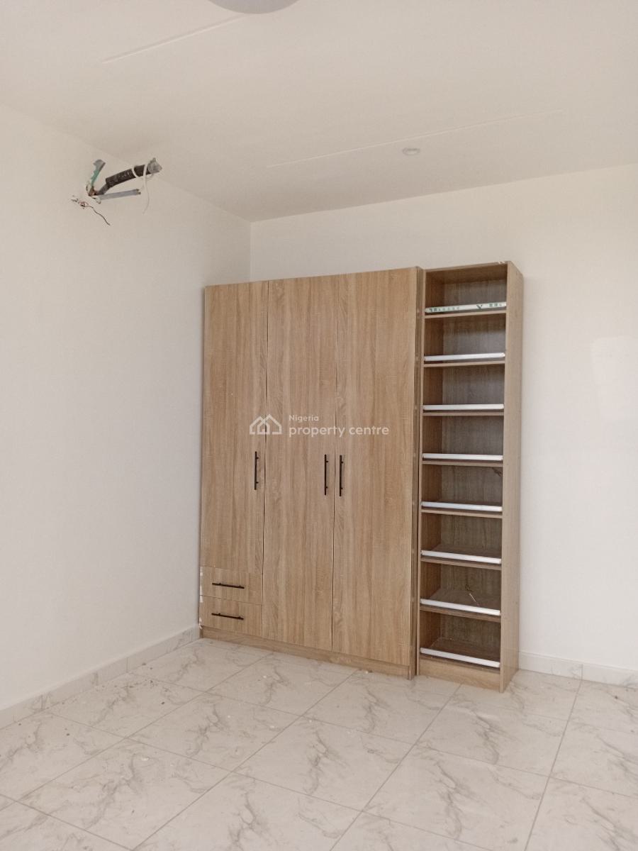 Blend of Royalty in a 2-bedroom Block of Flat, Ologolo, Lekki, Lagos, Flat / Apartment for Sale