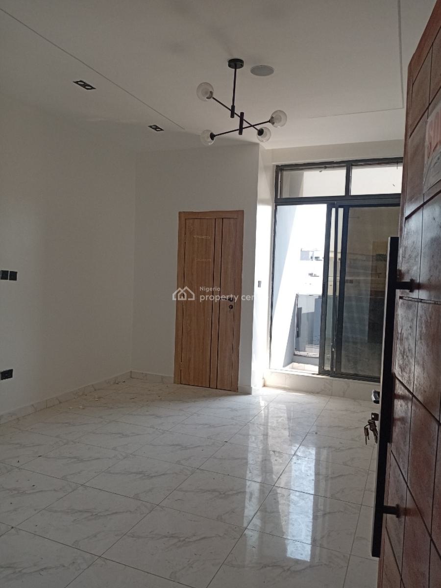 Blend of Royalty in a 2-bedroom Block of Flat, Ologolo, Lekki, Lagos, Flat / Apartment for Sale