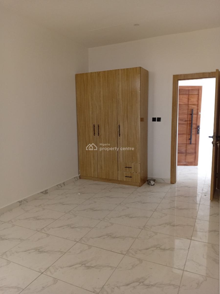 Blend of Royalty in a 2-bedroom Block of Flat, Ologolo, Lekki, Lagos, Flat / Apartment for Sale