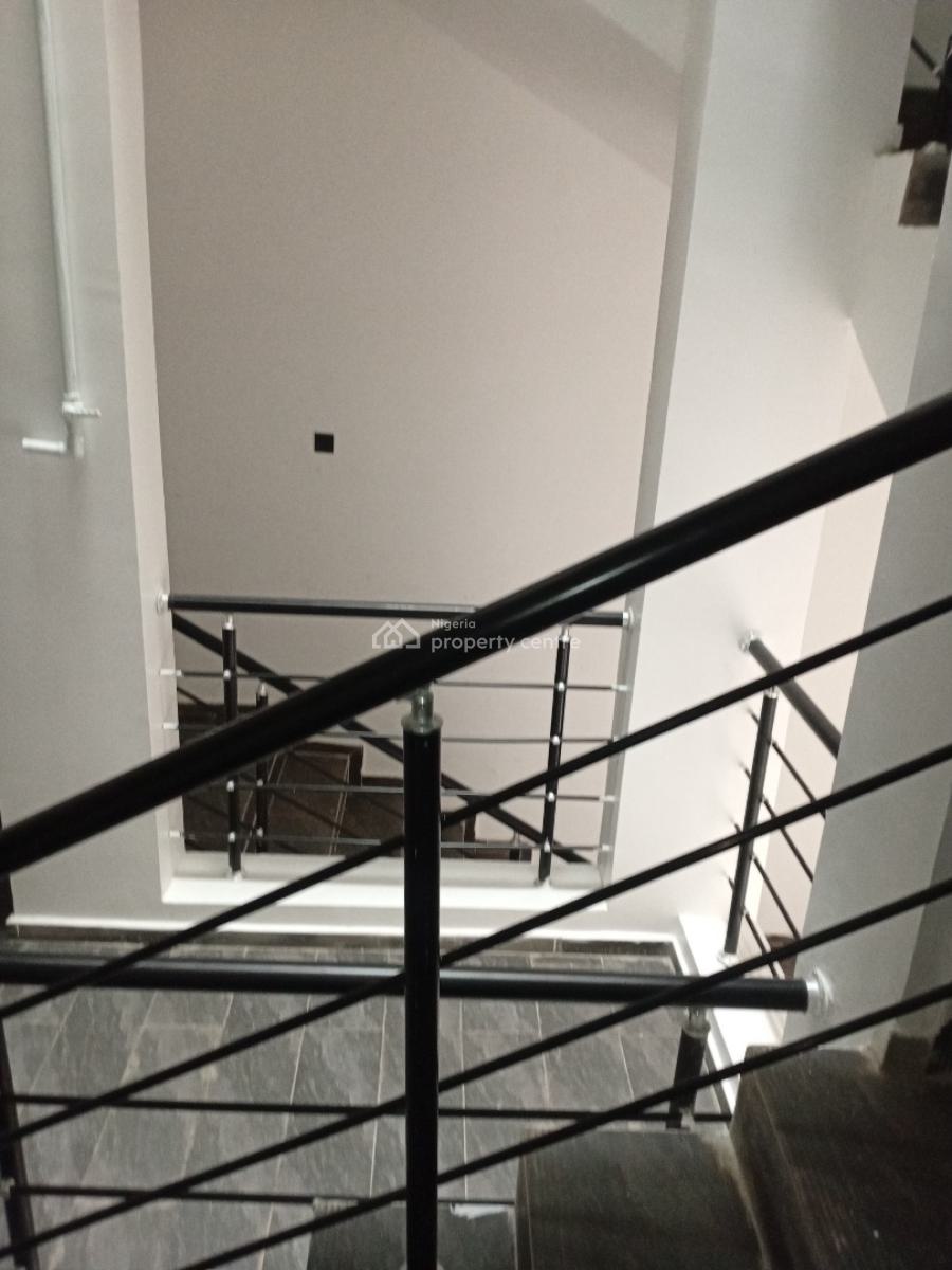 Blend of Royalty in a 2-bedroom Block of Flat, Ologolo, Lekki, Lagos, Flat / Apartment for Sale