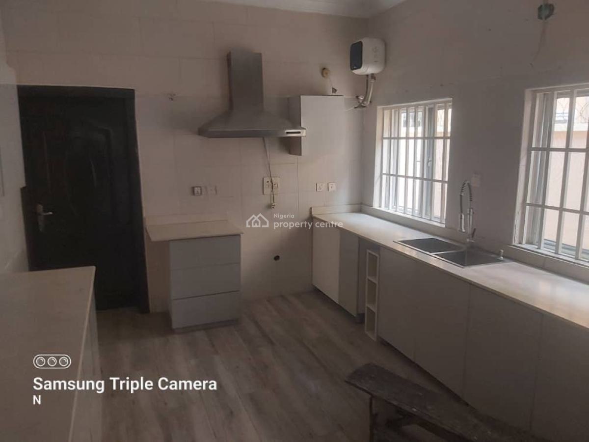 Newly Renovated 5 Bedrooms All Ensuite Detached House with 2 Rooms Bq, Lekki Phase 1, Lekki, Lagos, Detached Duplex for Rent