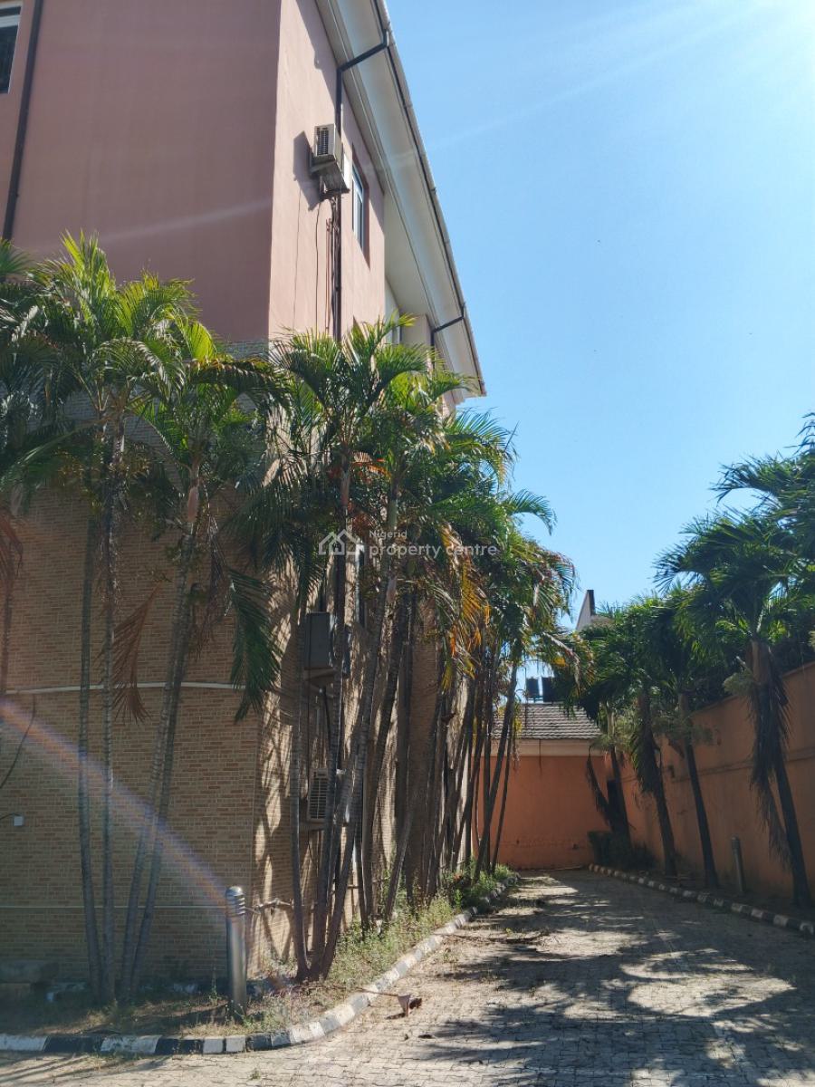 Luxury 8 Units of 3 Bedroom Flat with 2 Bedrooms Bq., Jabi, Abuja, Flat / Apartment for Rent