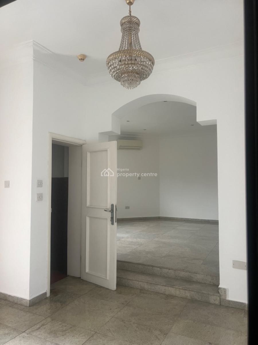 Luxury 3 Bedroom Apartment with Bq, Lekki Phase 1, Lekki, Lagos, Flat / Apartment for Rent