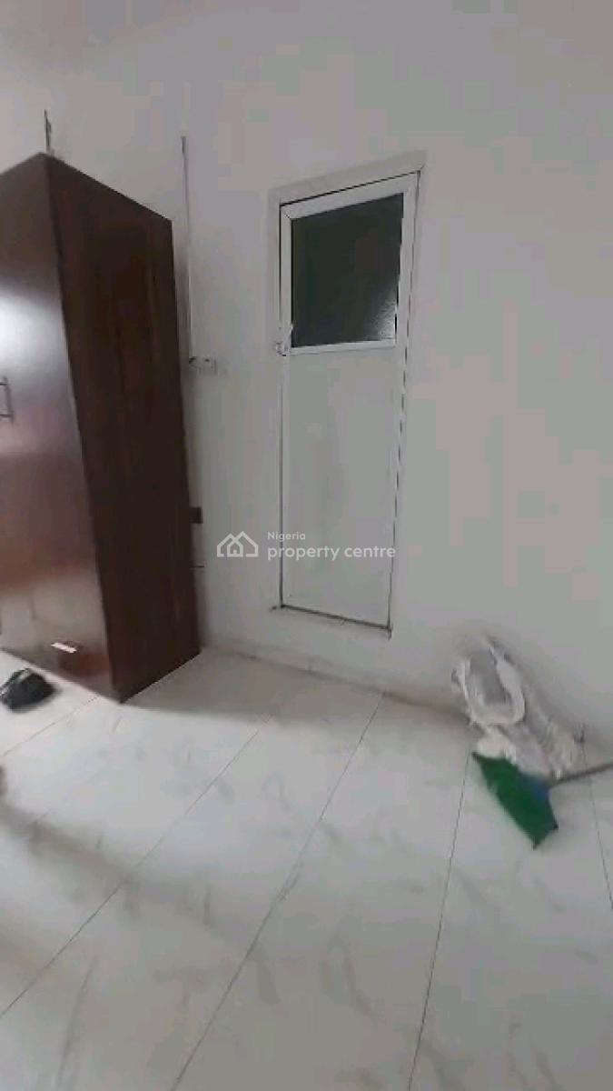 a Standard and Executive Mini Flat, Yaba, Lagos, Mini Flat (room and Parlour) for Rent