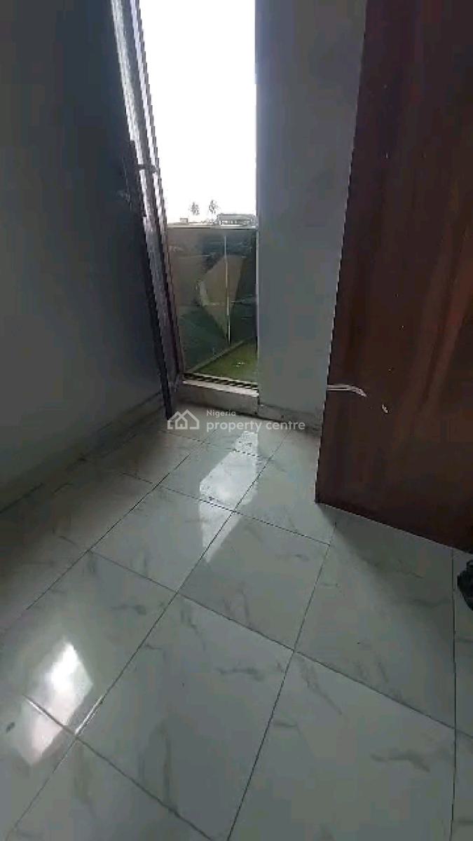 a Standard and Executive Mini Flat, Yaba, Lagos, Mini Flat (room and Parlour) for Rent