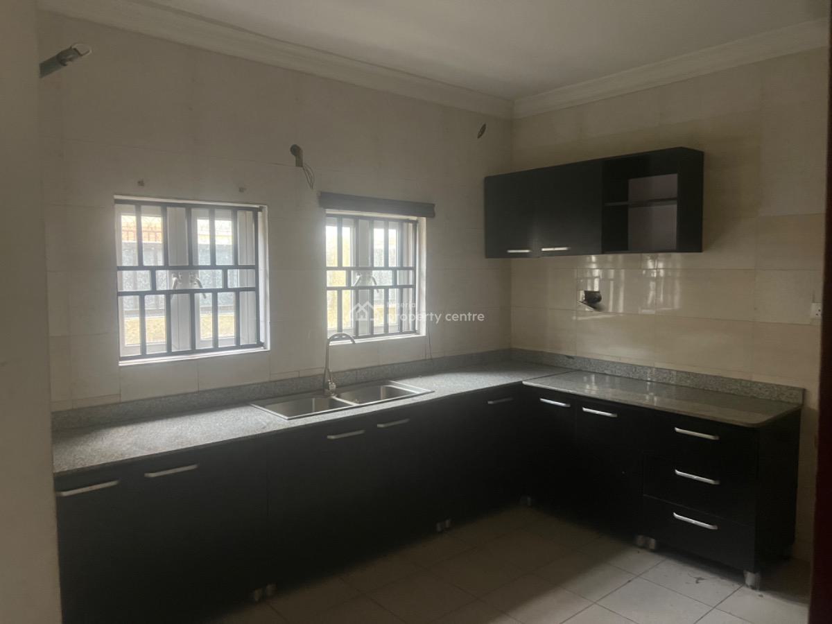 Self Compound  4 Bedroom Filly Detached Duplex Plus Bq, Lekki Phase 1, Lekki, Lagos, Detached Duplex for Rent