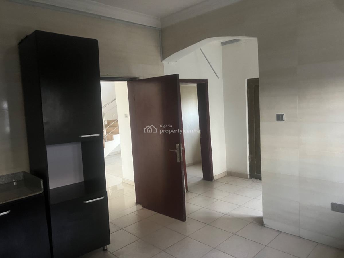 Self Compound  4 Bedroom Filly Detached Duplex Plus Bq, Lekki Phase 1, Lekki, Lagos, Detached Duplex for Rent