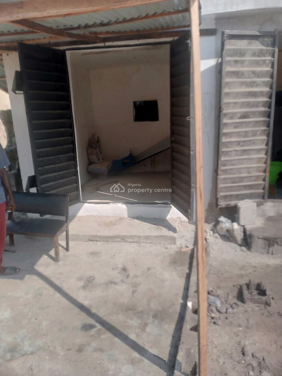 Shop Space, School Gate Bus Stop, Lakowe, Ibeju Lekki, Lagos, Shop for Rent