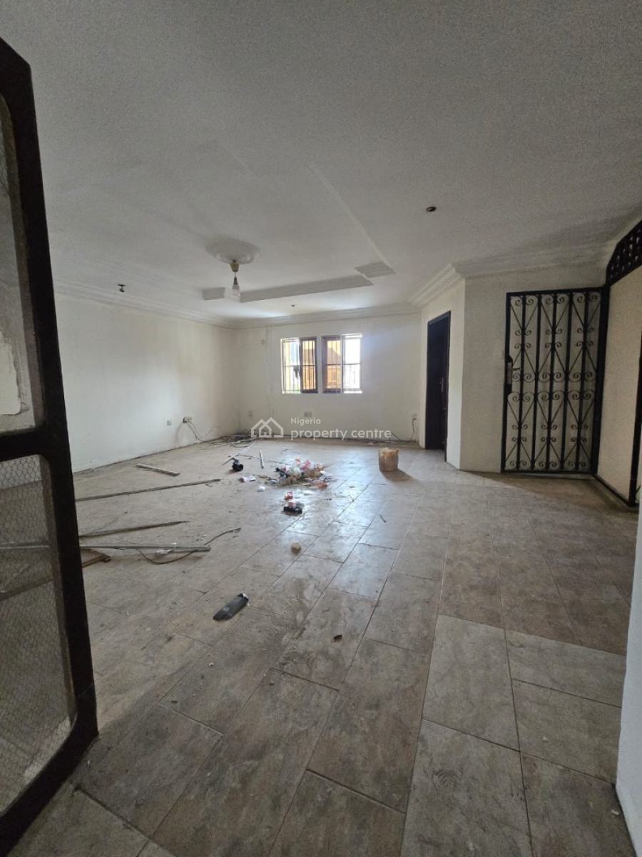 5 Bedrooms Semi Detached House with 2 Rooms Bq, Lekki Phase 1, Lekki, Lagos, Semi-detached Duplex for Rent