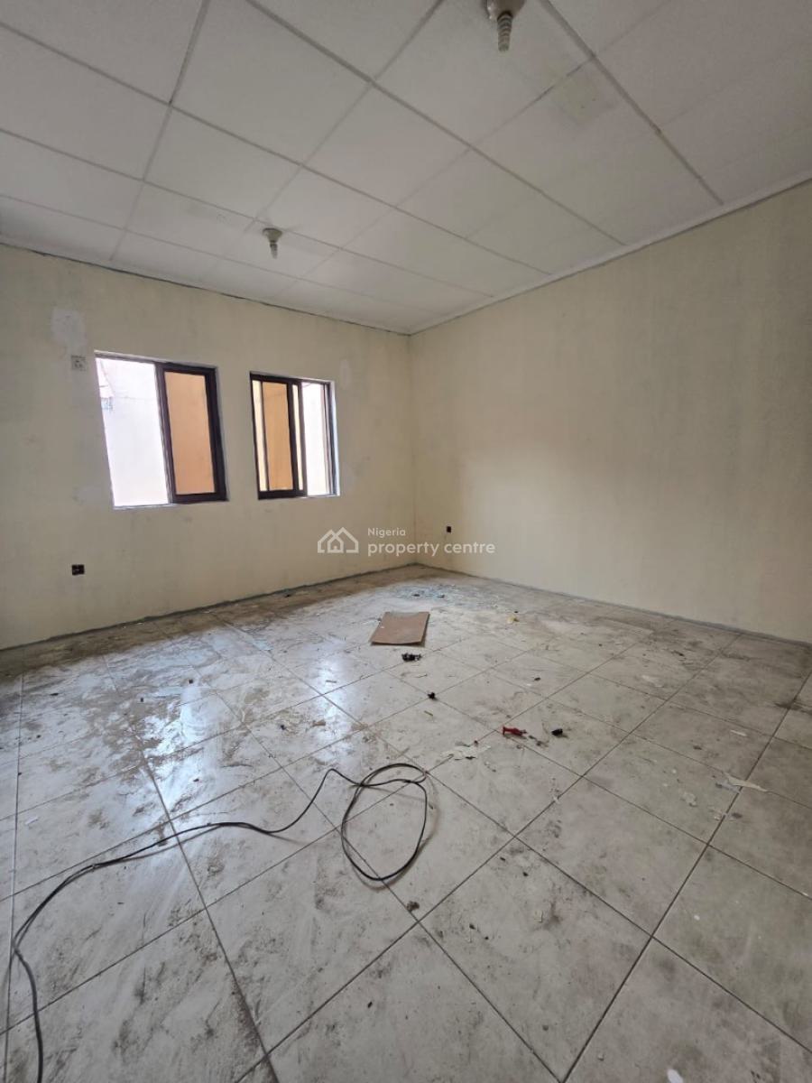 5 Bedrooms Semi Detached House with 2 Rooms Bq, Lekki Phase 1, Lekki, Lagos, Semi-detached Duplex for Rent