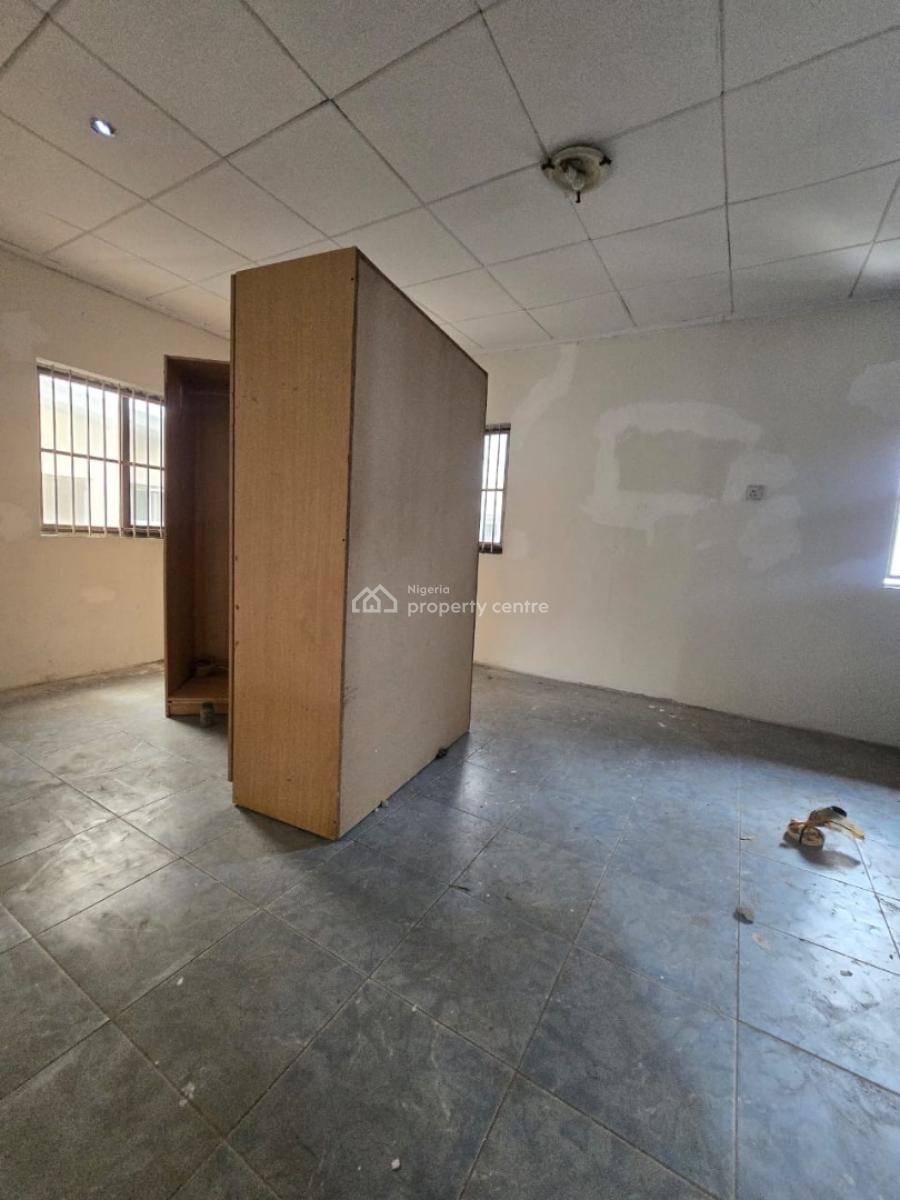 5 Bedrooms Semi Detached House with 2 Rooms Bq, Lekki Phase 1, Lekki, Lagos, Semi-detached Duplex for Rent