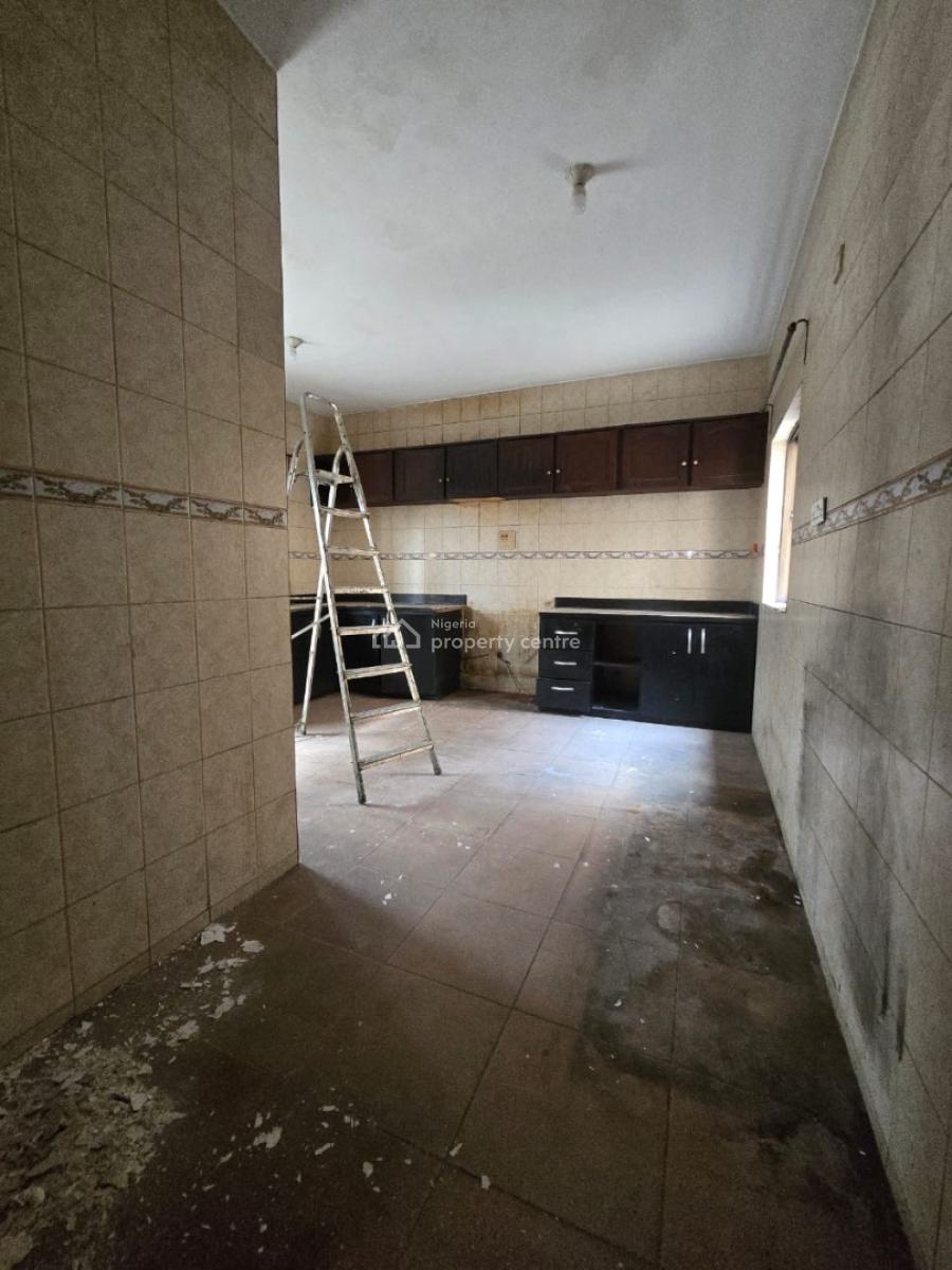 5 Bedrooms Semi Detached House with 2 Rooms Bq, Lekki Phase 1, Lekki, Lagos, Semi-detached Duplex for Rent