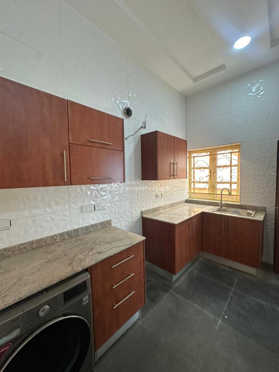 Serviced 2 Bedroom Flat, Lekki Phase 1, Lekki, Lagos, Flat / Apartment for Rent