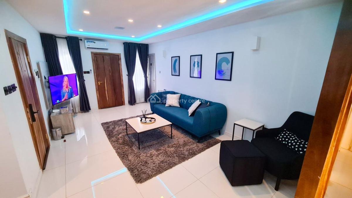 Luxury 3 Bedroom Apartment with Pool on Top Floor, Off Admiralty Way, Lekki Phase 1, Lekki, Lagos, Flat / Apartment for Rent