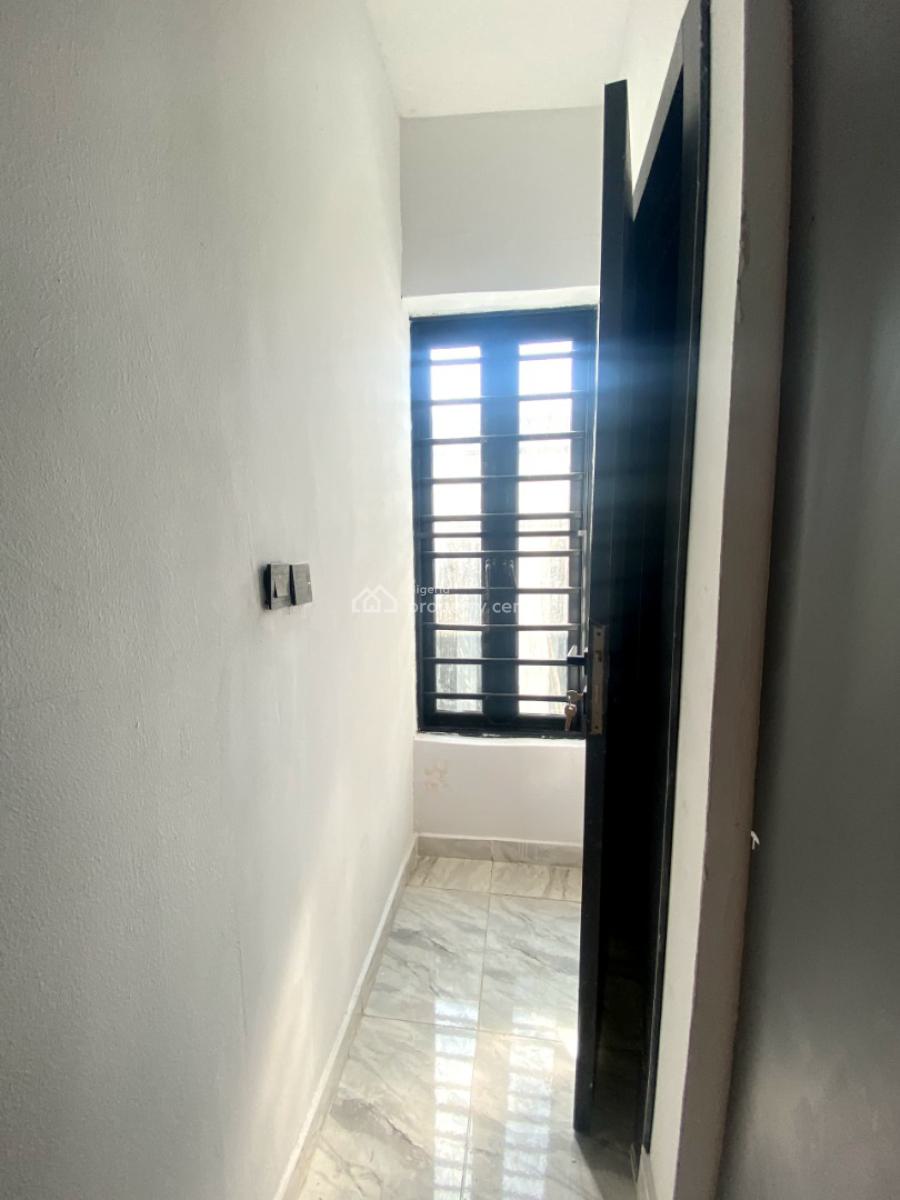 Classic 3 Bedroom Terrace Duplex in a Secure Estate, Ikota, Lekki, Lagos, Terraced Duplex for Rent