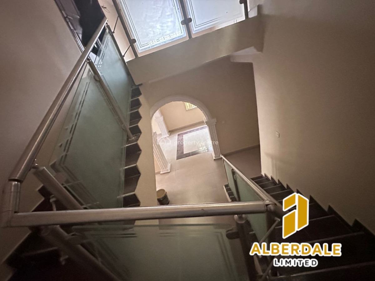 a Spacious 5-bedroom Duplex, Lekki Phase 1, Lekki, Lagos, Terraced Duplex for Rent