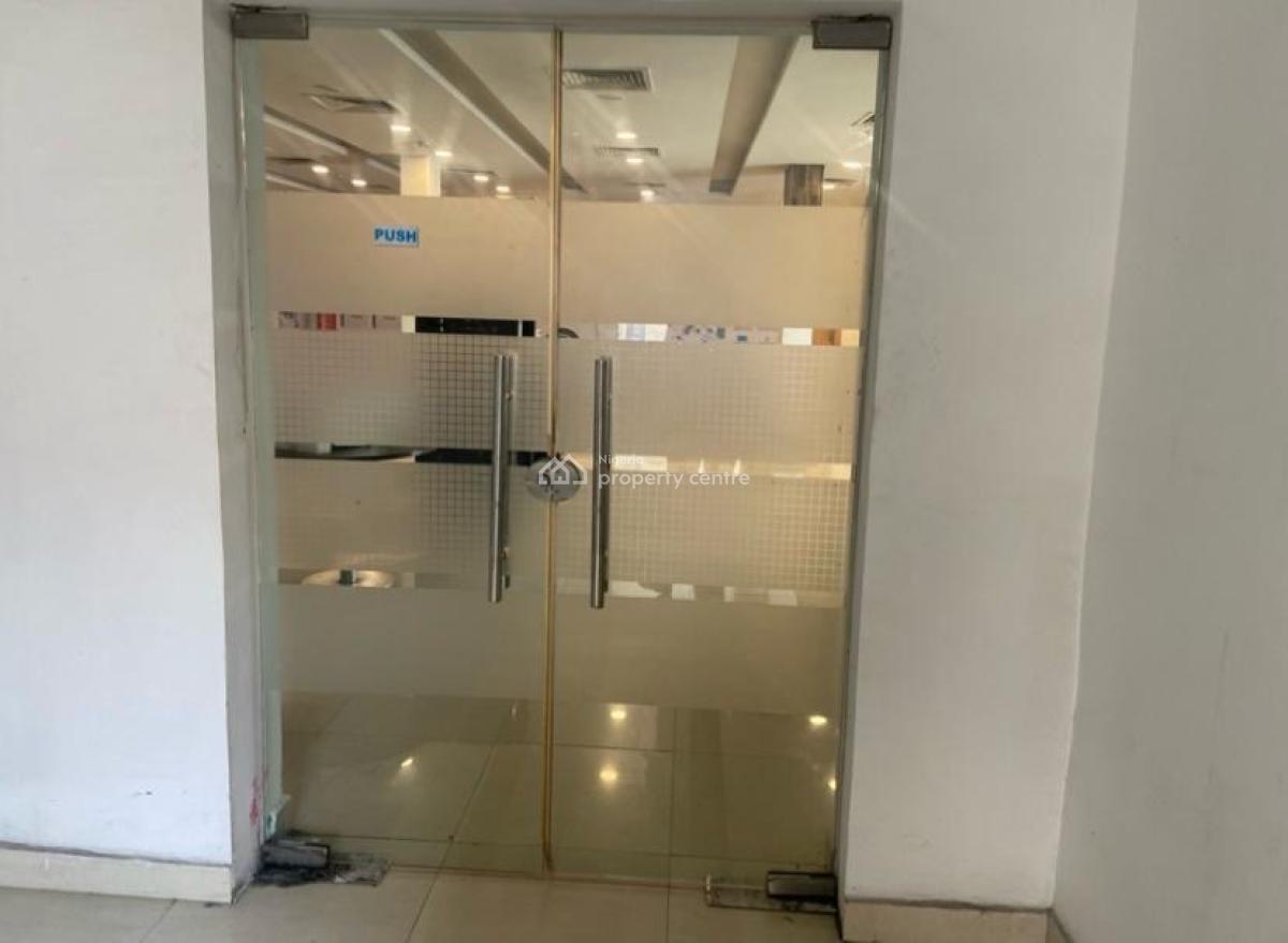 Office Space Measuring 305sqmts, Ligali Ayorinde Street, Victoria Island (vi), Lagos, Office Space for Rent