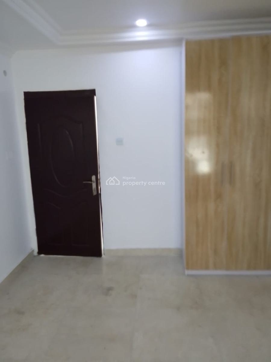 1 Bedroom Flat, Lekki Phase 1, Lekki, Lagos, Mini Flat (room and Parlour) for Rent